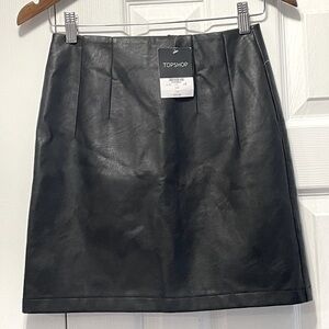 NWT Brand New Topshop faux leather mini skirt black size 4